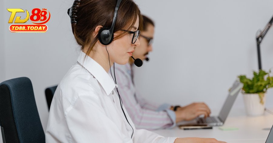 Hotline là phương thức hỗ trợ nhanh chóng được nhiều người lựa chọn 